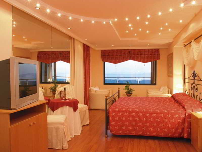 Nefeli Hotel Alimos Exterior photo